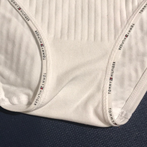 NWT Tommy Hilfiger Women's Seamless Cheeky Bikini - Picture 4 of 5